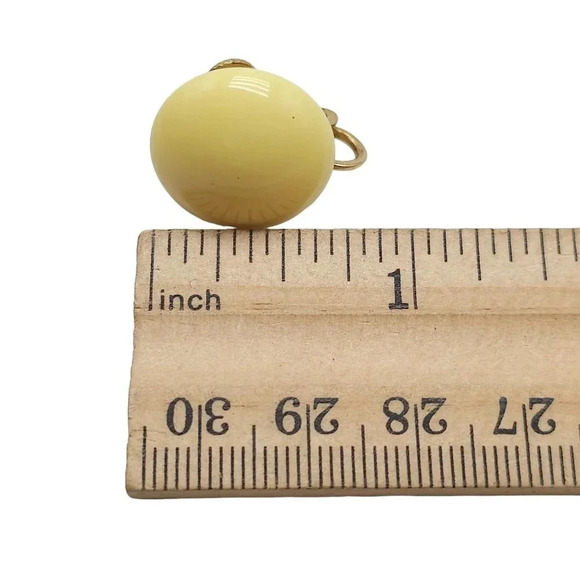 Richelieu Yellow Button Dome Screw Back Earrings Gold Tone Vintage - Picture 5 of 6